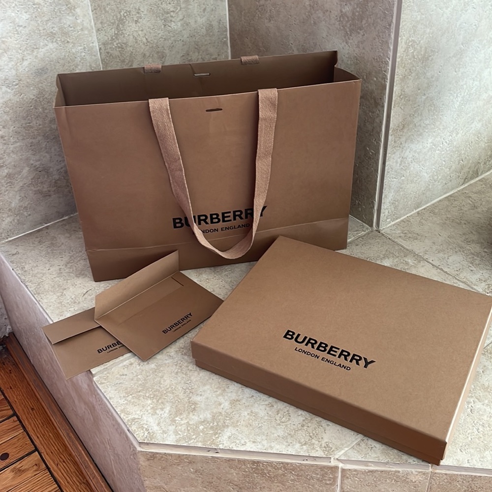 Burberry Gift Bag & Box